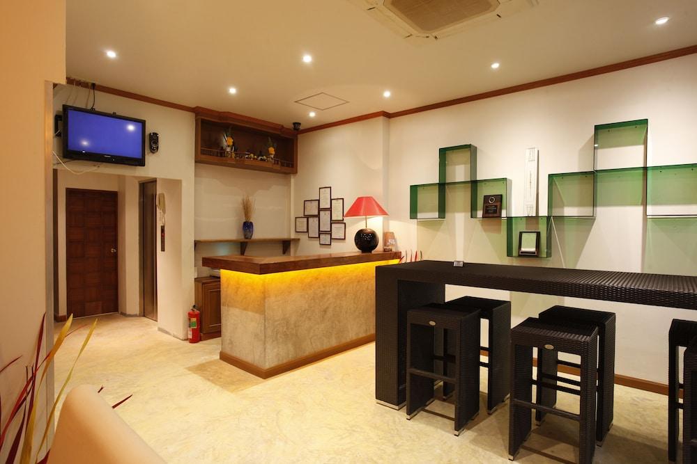 Patong 小幸运客栈酒店 外观 照片